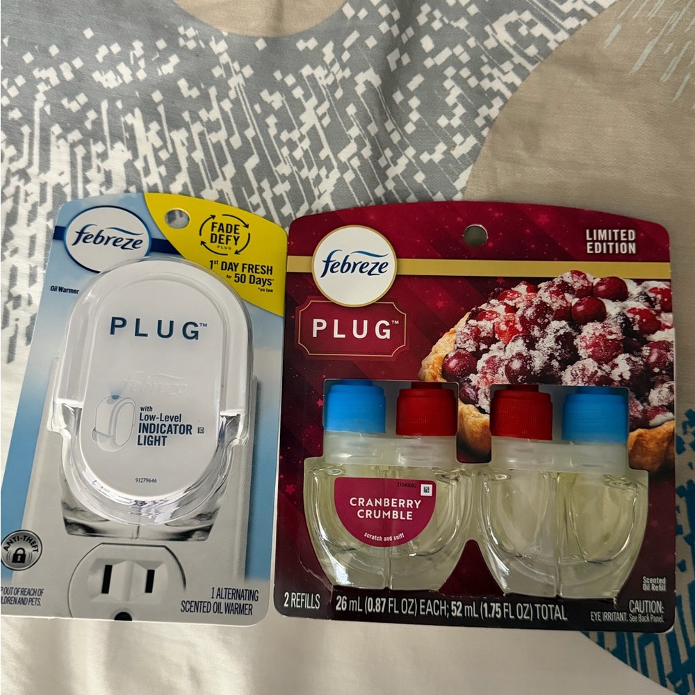 Febreze Plug Limited Edition with Cranberry Crumble Scent